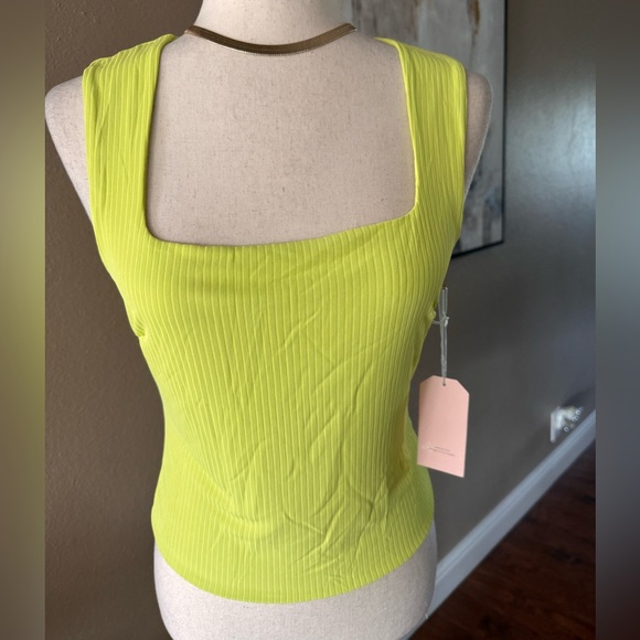 Lime green double layered sleeveless top - Picture 2 of 7